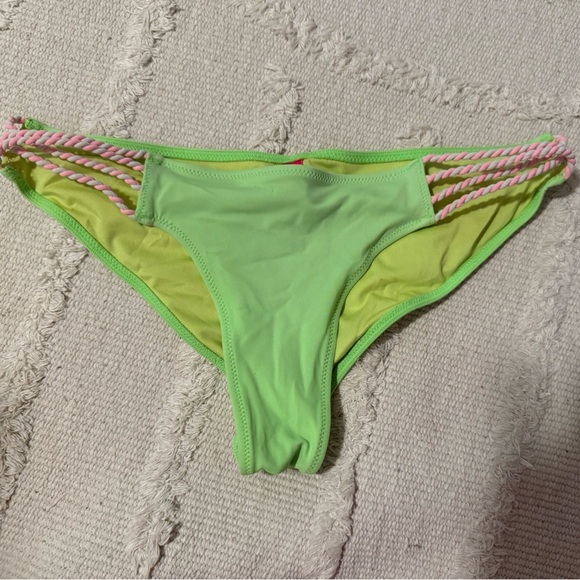 Victoria secret bikini bottom small​ - Picture 1 of 3